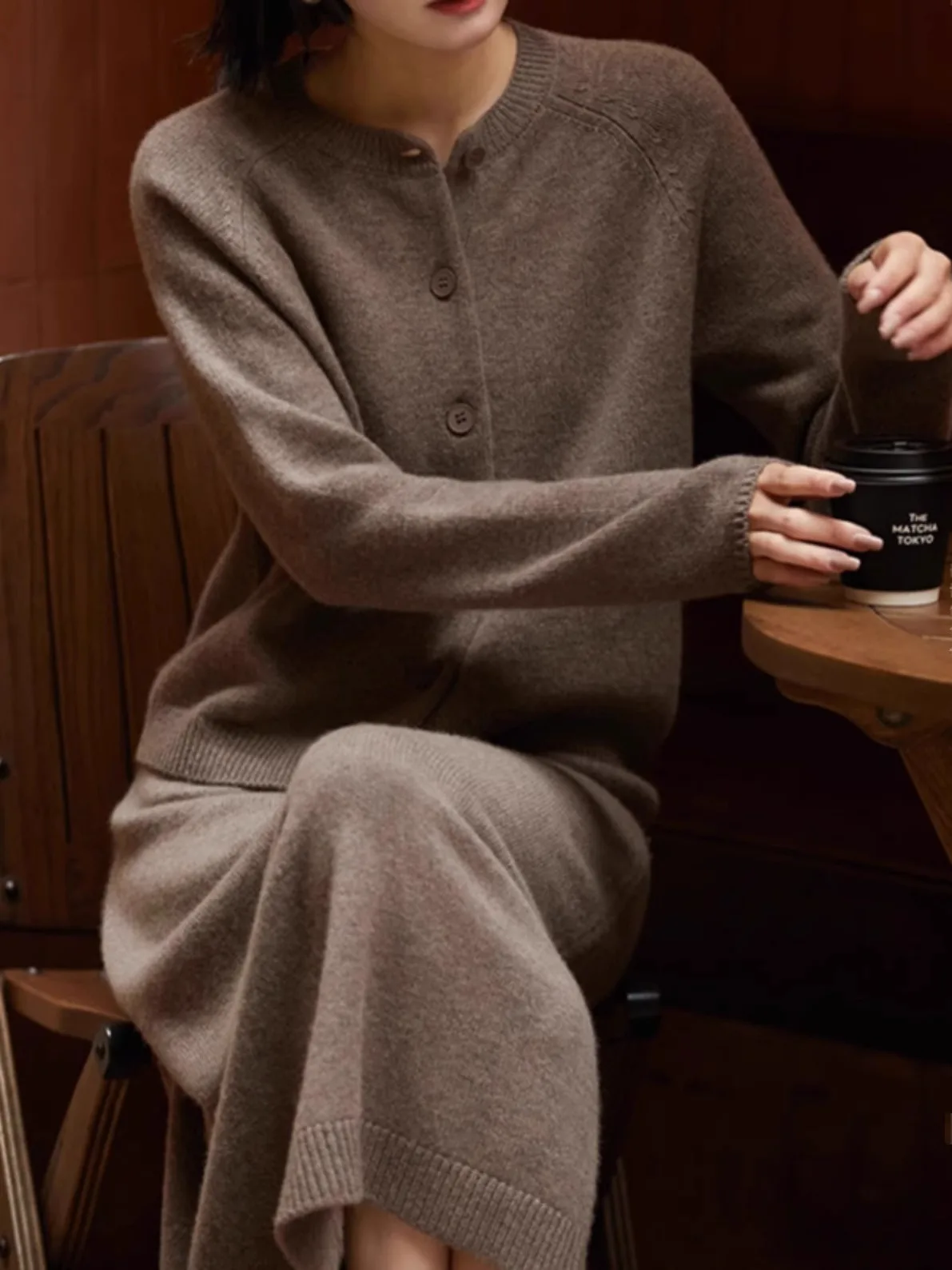 الشعور بالصف! مزاجه جولة الرقبة 100 الكشمير الخالص متماسكة سترة دعوى المرأة فضفاضة أسفل سترة معطف