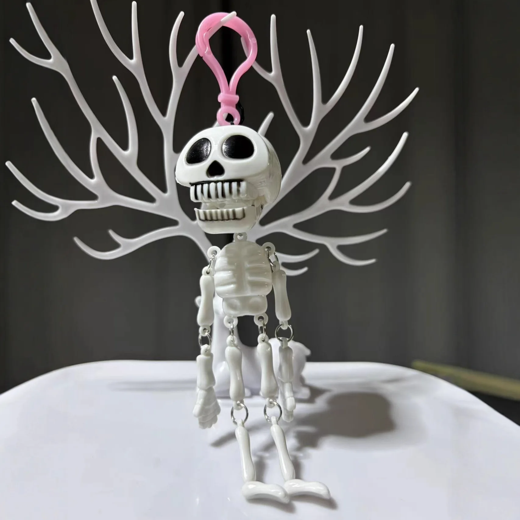 New 1pc Fun Moving Skull Keychain Halloween Skeleton Pendant Keyring For Women Men Jewelry Bag Accessories Gift Skull Handicraft
