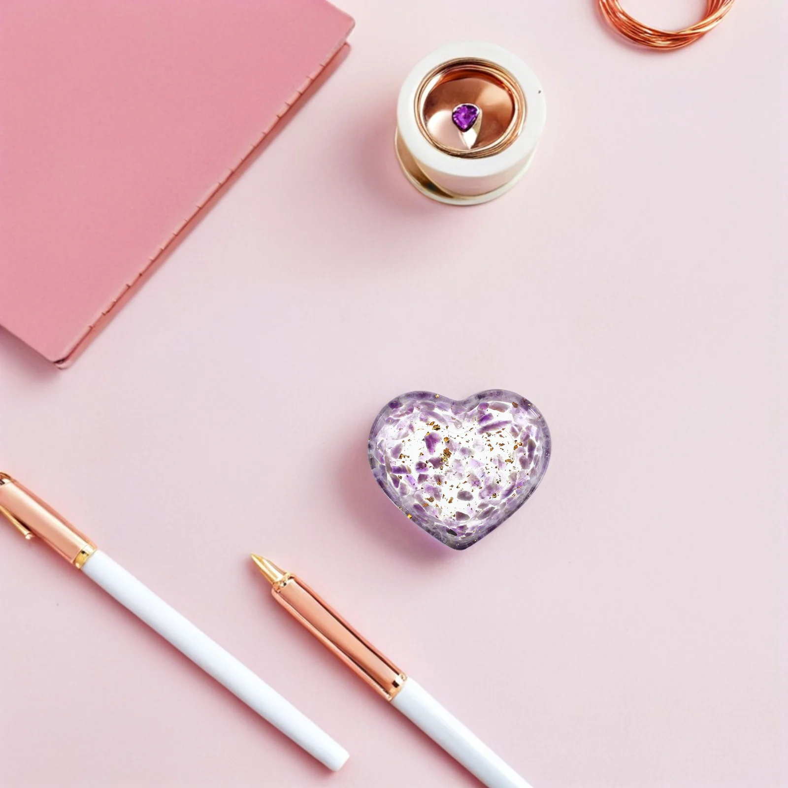 

Natural Crystal Heart Shaped Resin Craft Holder Decorative Bowl for Home Bedroom Living Room Office Ornament