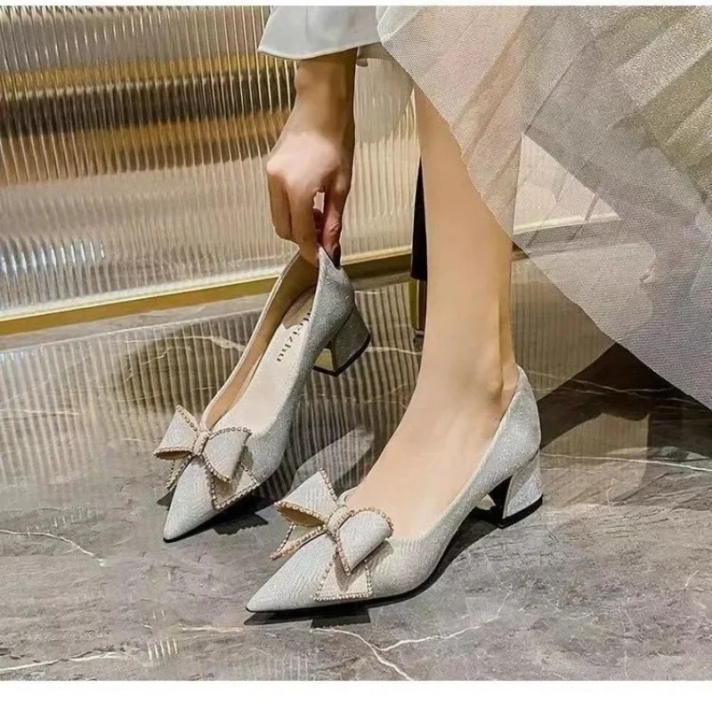 2024 Summer Bow Low Heels Women Fashion Breathable Work Shoes Ladies High Heels Casual Outdoor Ladies High Heels