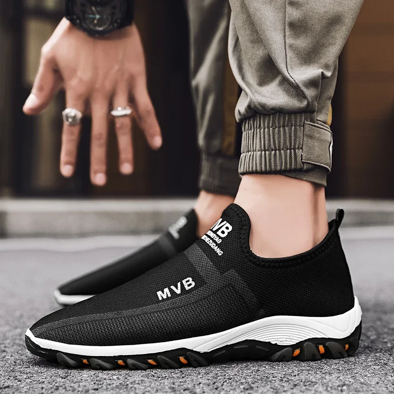 Scarpe da corsa Casual antiscivolo traspiranti da passeggio con adesivo freddo Casual moda sportiva da uomo