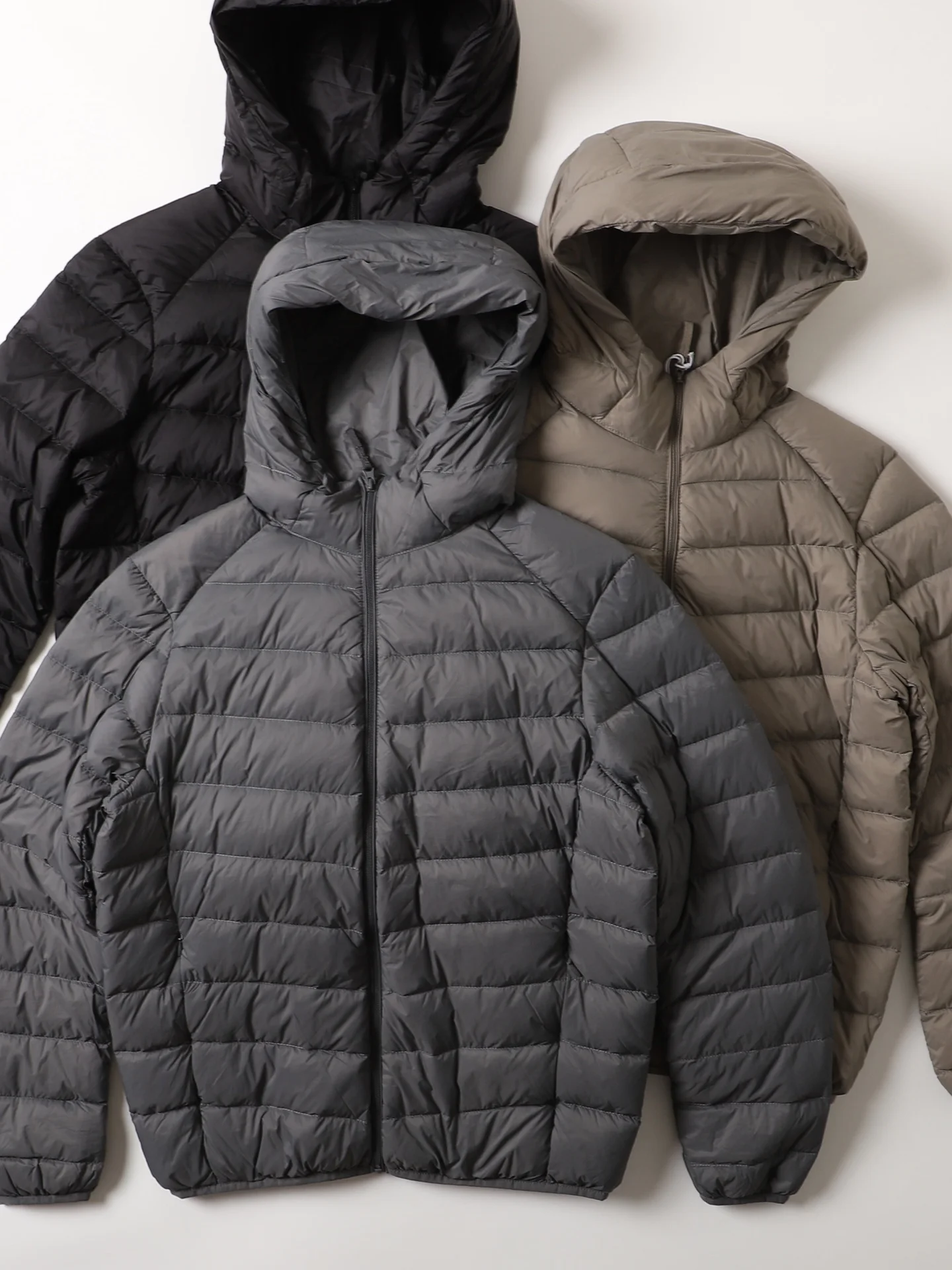 

Ультралегкая теплая мужская пуховая куртка с капюшоном, тонкая, повседневная, из полиэстера, с длинными рукавами, на молнии, однотонная, с передним карманом