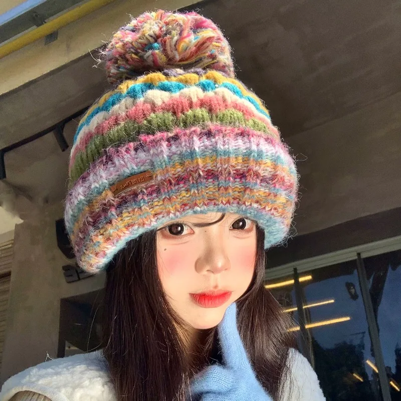 Nischenfarbener Pelzball, gemischtes Farbmuster, Strickmütze für Damen, Winter, für große Köpfe, warm, mit Ohrenschutz, Skull-Beanie-Mütze – Detail 1