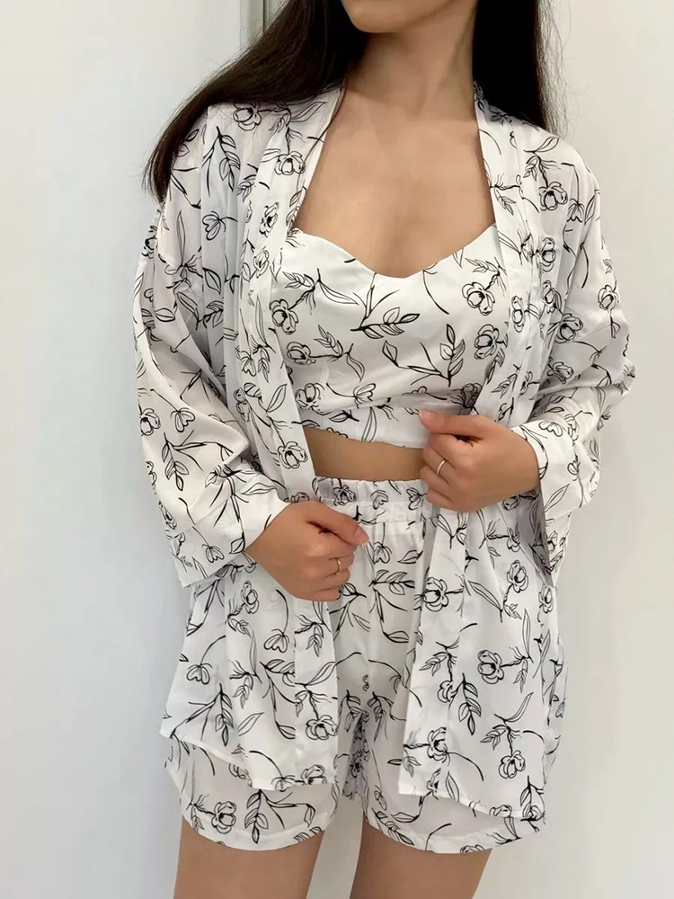 נשים הדפסה hiloc 3 חתיכות פיג 'מה עם חזיית בגד גוף תחרה ומכנסיים מכנסיים קצרים חליפות בית 2024 הדפסה בגדי שינה