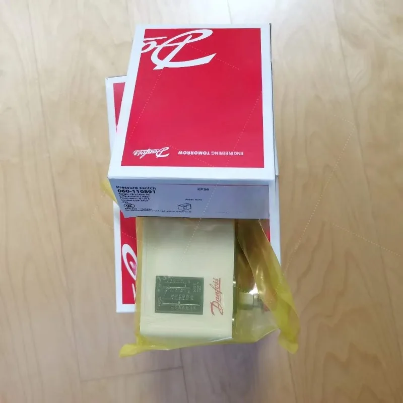 

Parts for Danfoss Pressure Switch KP36 060-110891 KP36 060-539191 KP5 060-117191