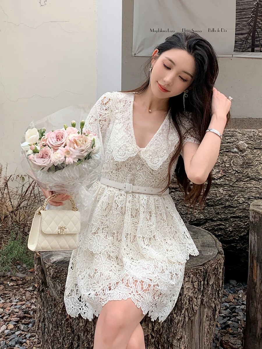 French Retro Short Sleeve V-neck Ivory White Lace Cake Dress 2024 Summer New High-End Waist Elegant Party Mini Dresses Women