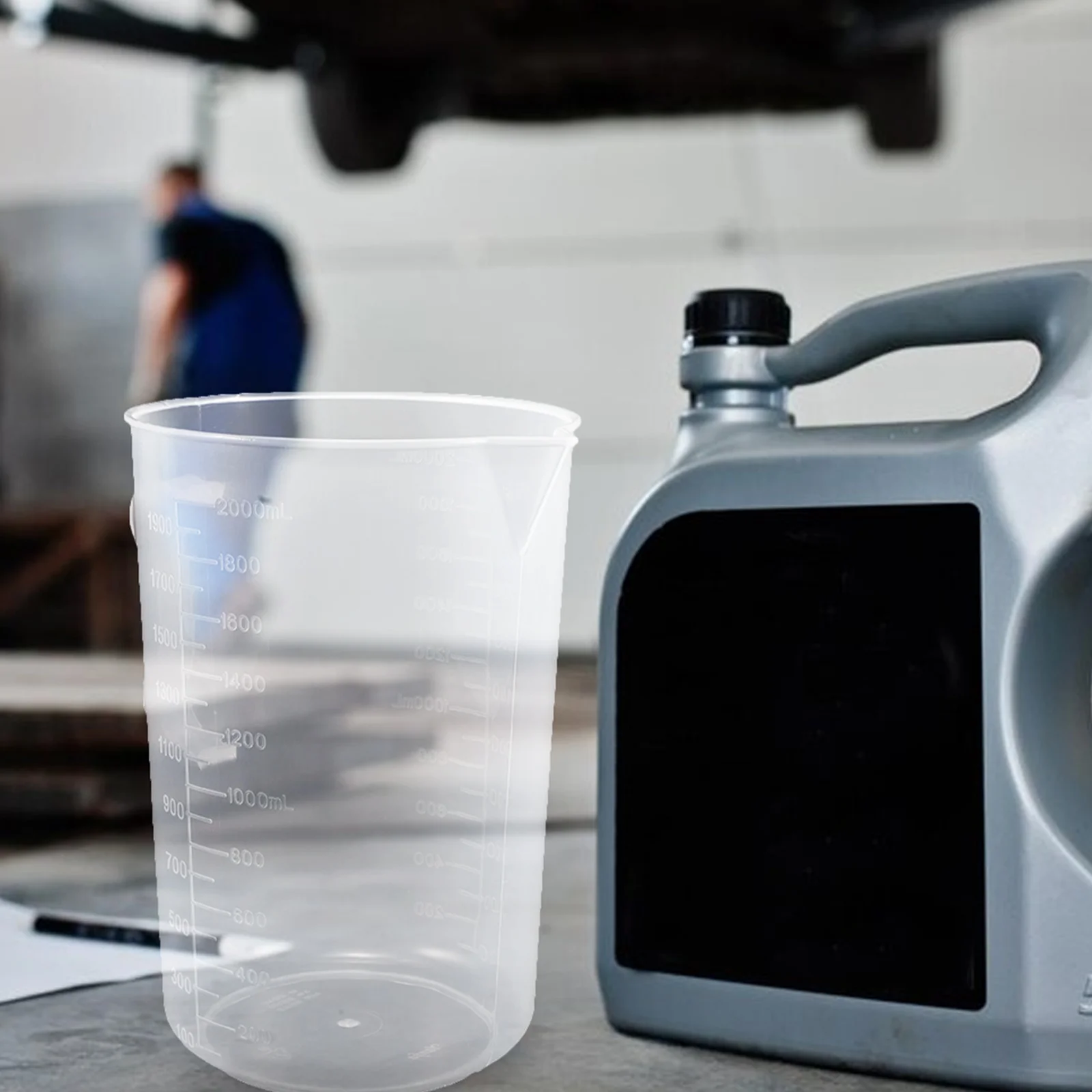 

2000Ml Oil Measuring Container Clear Plastic Measuring Cup with Spout for Automotive Transmission Engine Fluid Kitchen Laundry