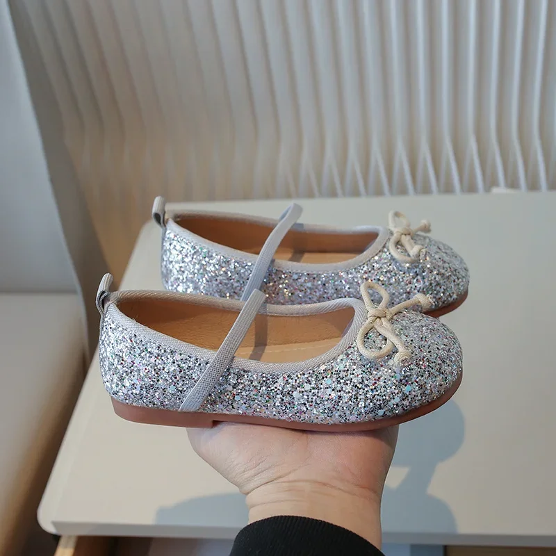 

Милые сломанные прогулочные туфли, летние модные детские удобные элегантные студенческие красивые блестящие сандалии принцессы для маленьких девочек