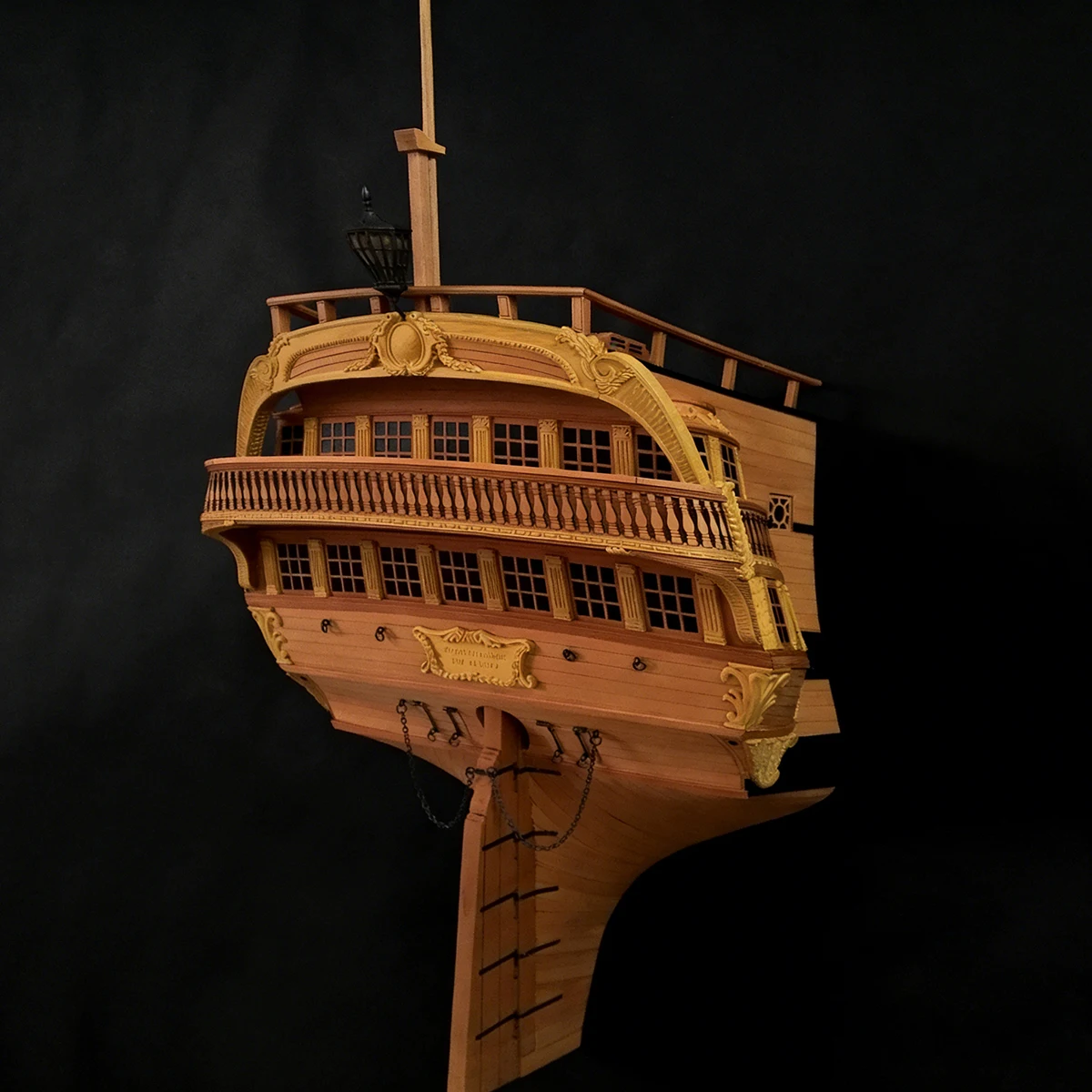 

1/48 Scale Bonhomme Richard Stern-mounted Wall-mounted Assembly Model Made of Wood Ships Static Model Ship Toy Ornament