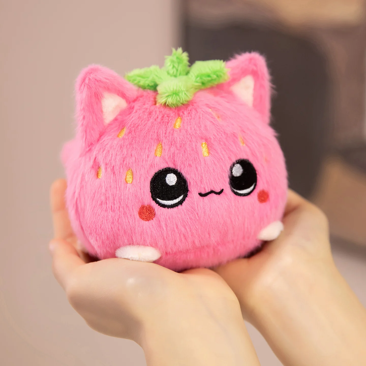 Sweet Lovely Strawberry Kitten Ball Plush Toys Soft Pink Cartoon Apple Eggplant Cat Doll Bags Hanging Toys Funny Desktop Decor