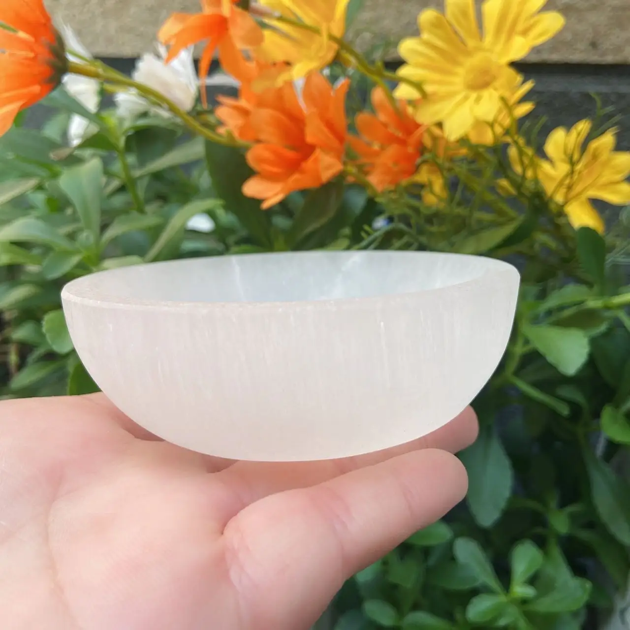 9-10cm 260-300g Natural Selenite Bowl Stone Charging Crystal Dish Ritual Reiki Chakra For Home Decora