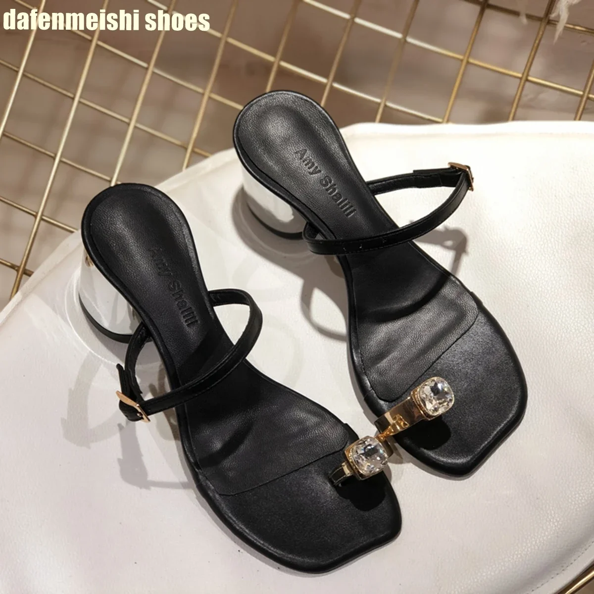 

Rhinestones Bling Bling Women Slippers Diamond Summer New Sandals Slip-On Sliver Round Heel Genuine Leather Fashion Slippers