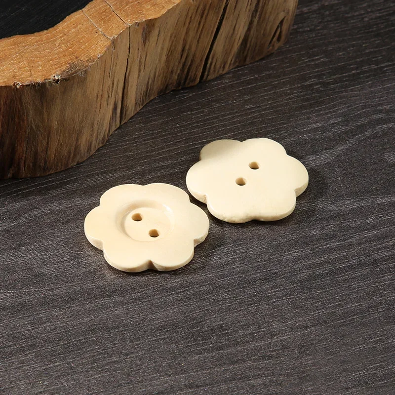 10PCS Wooden Flower Buttons 2-hole Beautiful Flat-back Buttons Woman Overcoat Sweater Apparel Accessories