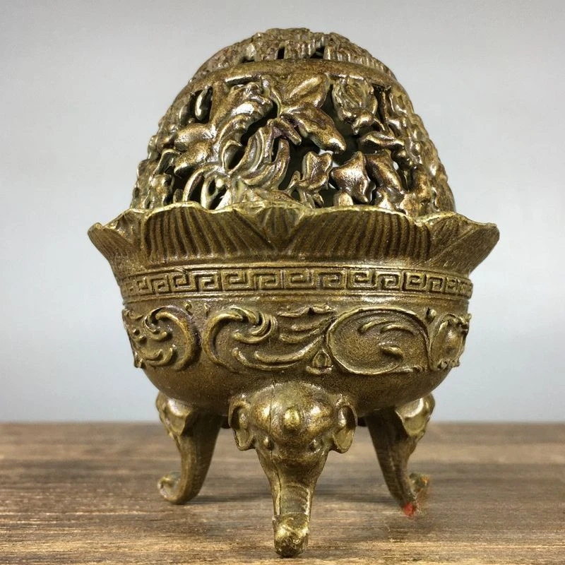 Antique Tripod Censer Openwork Floral Lid Elephant Leg Incense Burner for Buddhist Worship Ornament Home Decoration Accessories