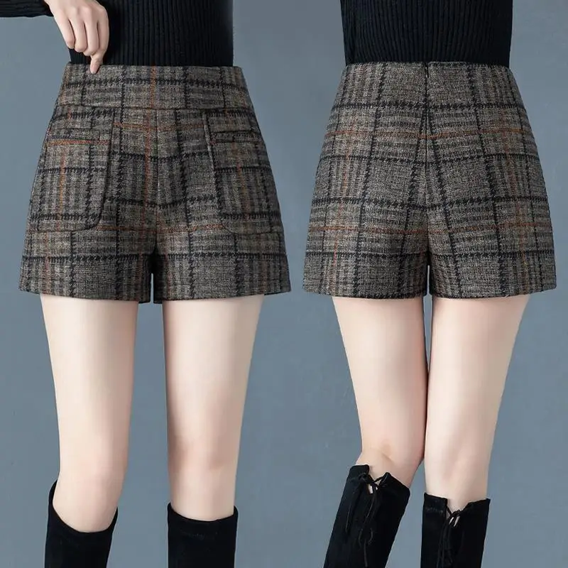 New Fashion Women's Summer Casual Commute Shorts A-line High Waist Front Buckle Plaid Women's Loose Black Shorts LX485