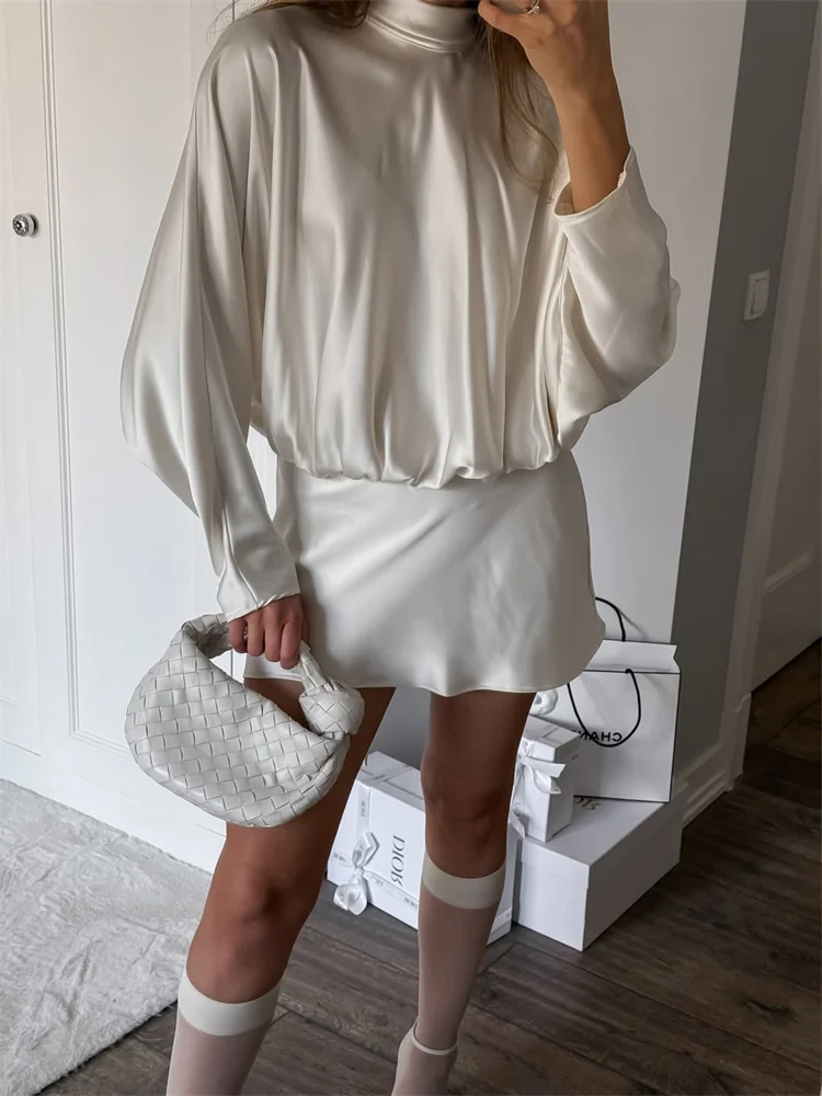 Tossy élégant t-shirt nœud à lacets Mini robe femmes mince Satin printemps 2026 nouveau trajet robe plissée blanc femme robe moulante