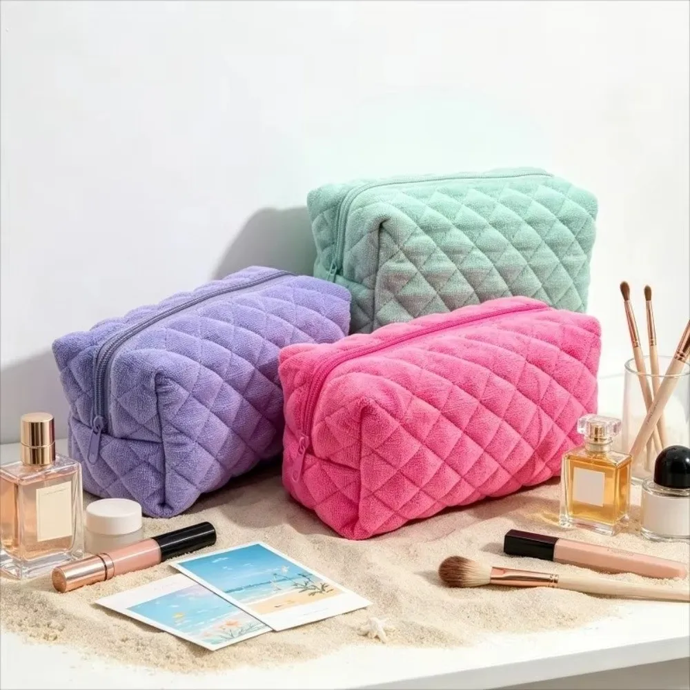 Portable Large Capacity Makeup Bag Quilted Multifunctional Skincare Storage Bag Soft Fluffy Lightweight Cosmetic Bag Women