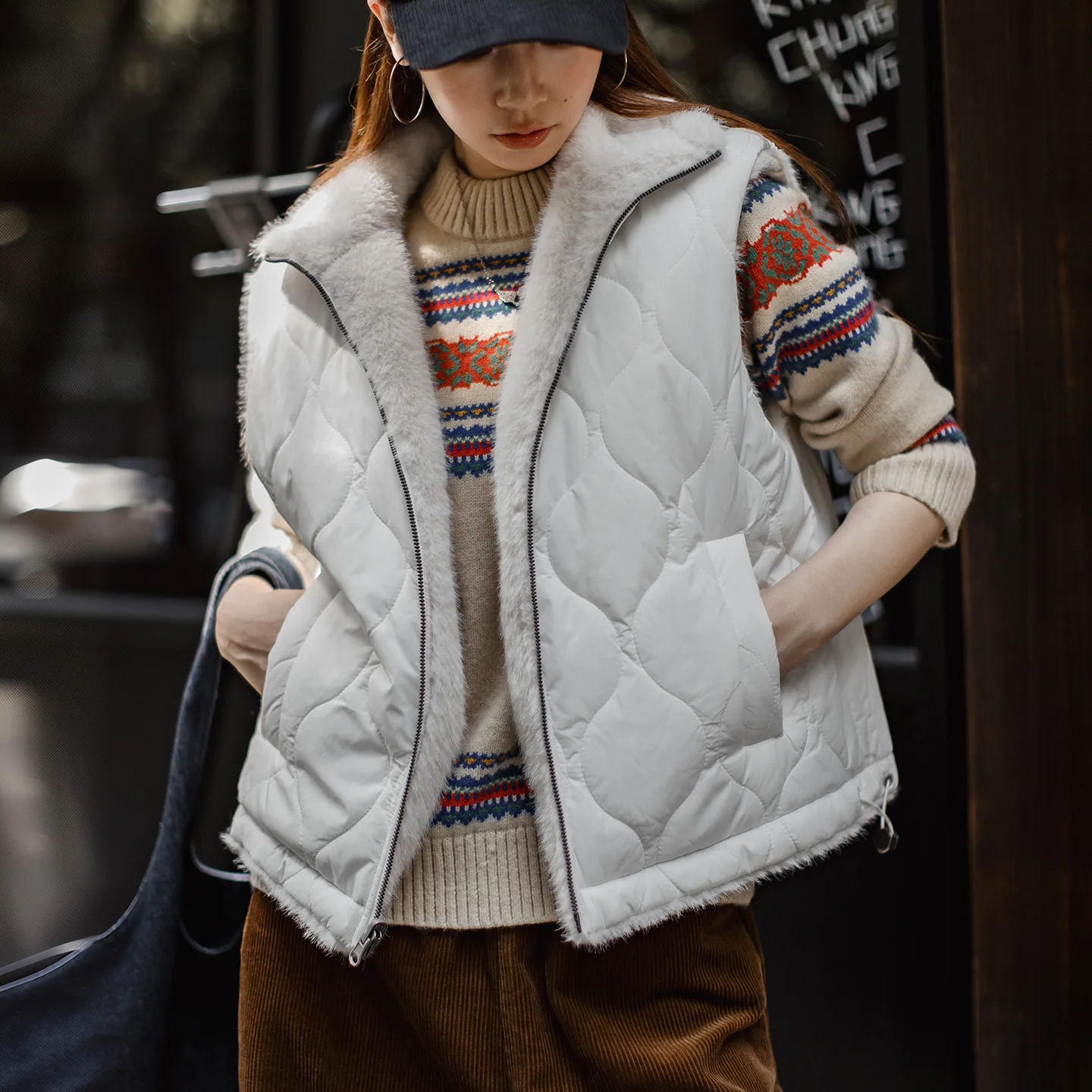 Maden Women's Reversible Quilted Vest Fleece Lined Warm Puffer Vest Stand Collar Diamond Pattern Layering Outerwear Fall Winter