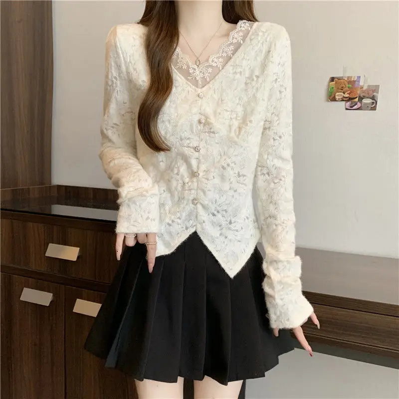 French Style Lace Base Shirt Slim Fit New Fashion with Thick Velvet Long Sleeved Slit Top for Women