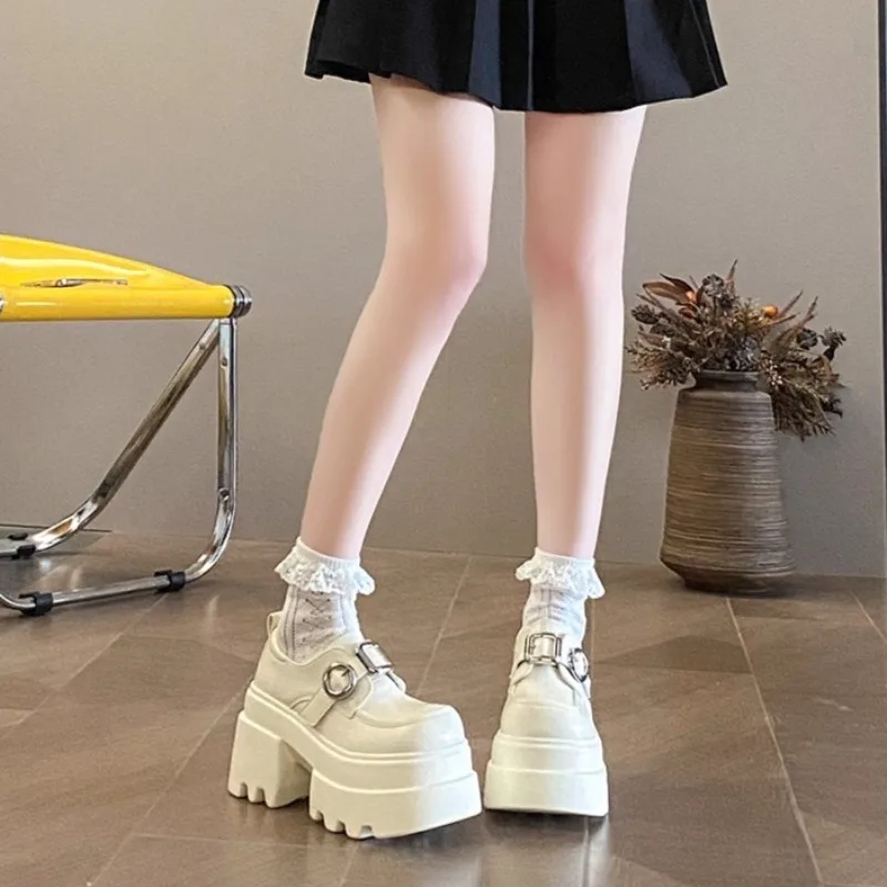 10 سنتيمتر الكعوب النساء أحذية جلدية بدون كعب بدعة مصمم حزام مشبك سيدة ماري جين حذاء ريترو البريطانية سميكة وحيد حذاء كاجوال Zapatos Mujer