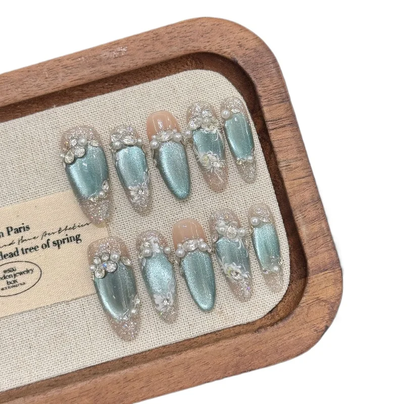 

[Sky Realm] Heavy Industry Blue Ice Through Cat's Eye Diamond Light Luxury White Pure Handmade Nail Wear Nail Patch