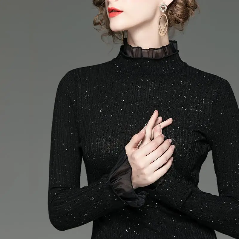 เสื้อยืดถักไหมสีดำประกบลูกไม้สีสดใส เสื้อยืดแขนบานแฟชั่นฤดูใบไม้ผลิฤดูร้อนผู้หญิงสวยๆ ลายทางแนวตั้ง