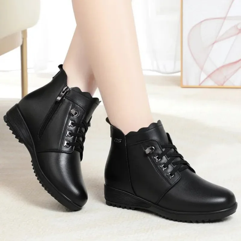 أحذية ثلج سميكة مبطنة بالصوف مريحة أحذية قطنية دافئة جديدة أحذية نسائية قصيرة