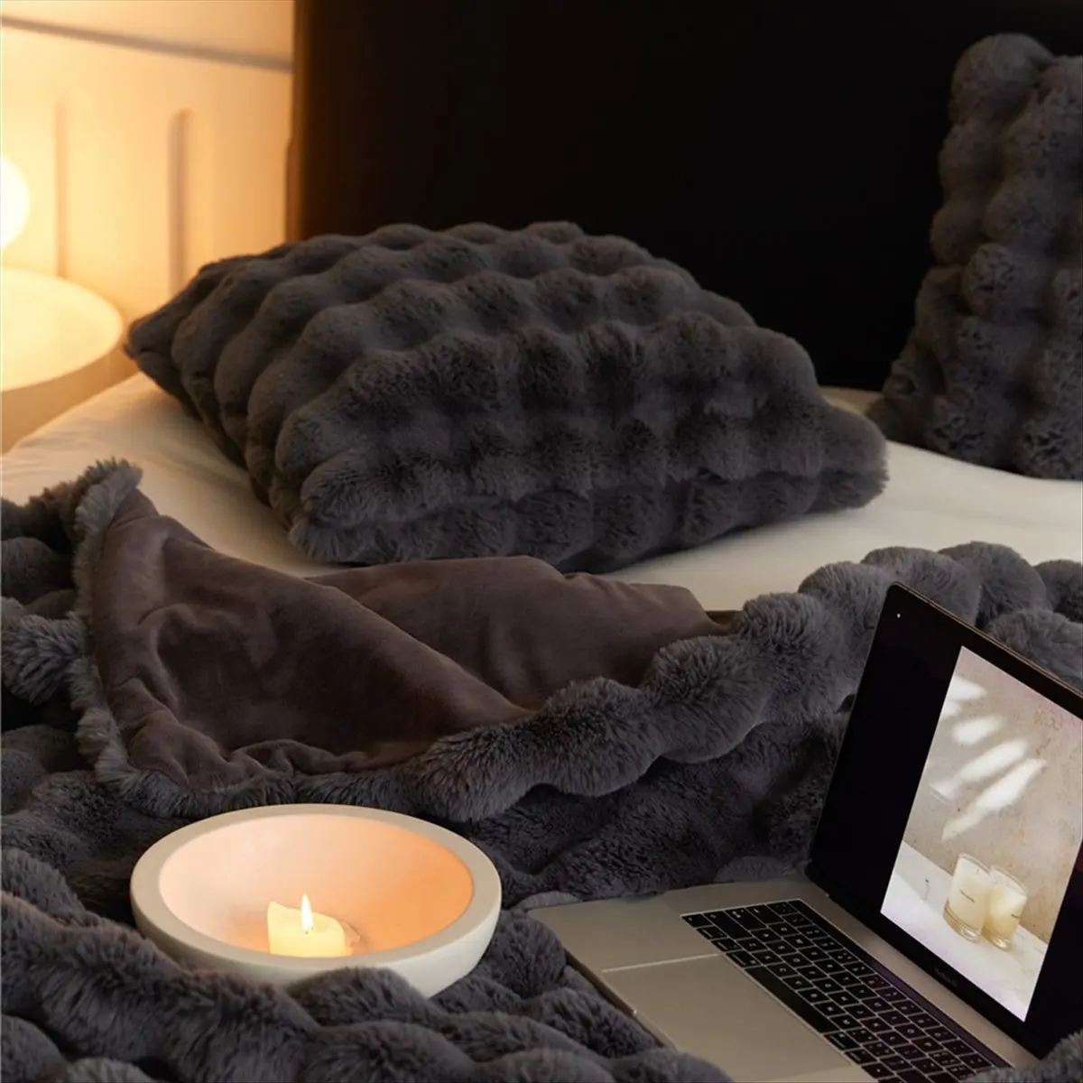DT77 Soft Coral Flannel Plush Blanket - Warm, Cozy Throw for Sofa, Bed, Office Nap, Air Conditioning Shawl, Small Size A