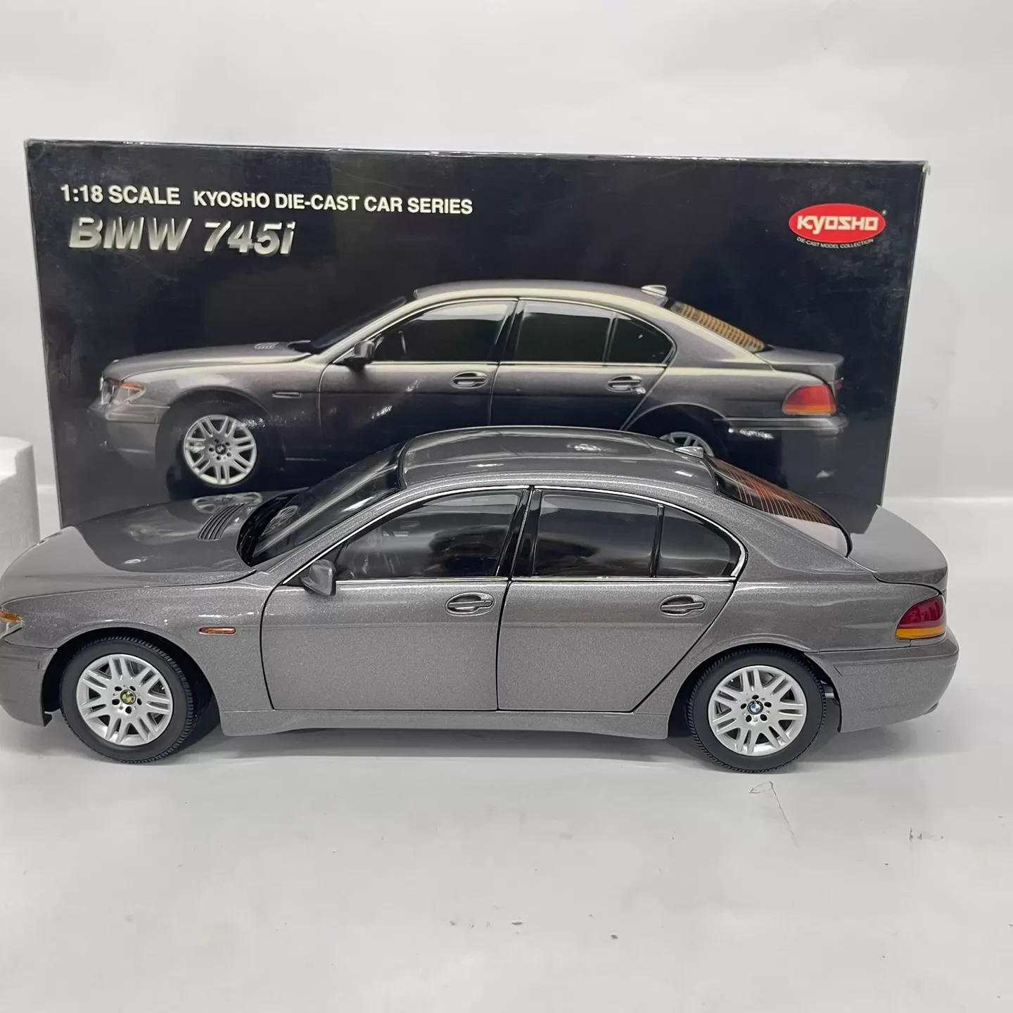 1/18 京商  7 Series 745i（E65） ディーラー購入 Kyosho Die-cast 1:18 Scale BMW 745i E65 Sedan Simulated Static