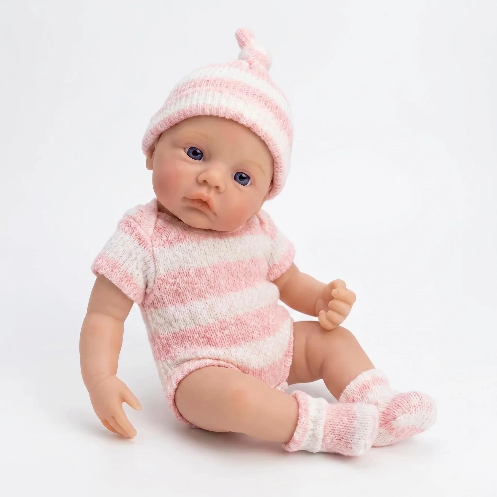 Mini poupée pratique de 6 pouces - Meadow NPK, entièrement en silicone platine solide, super douce, flexible et élastique, avec mini vêtements assortis