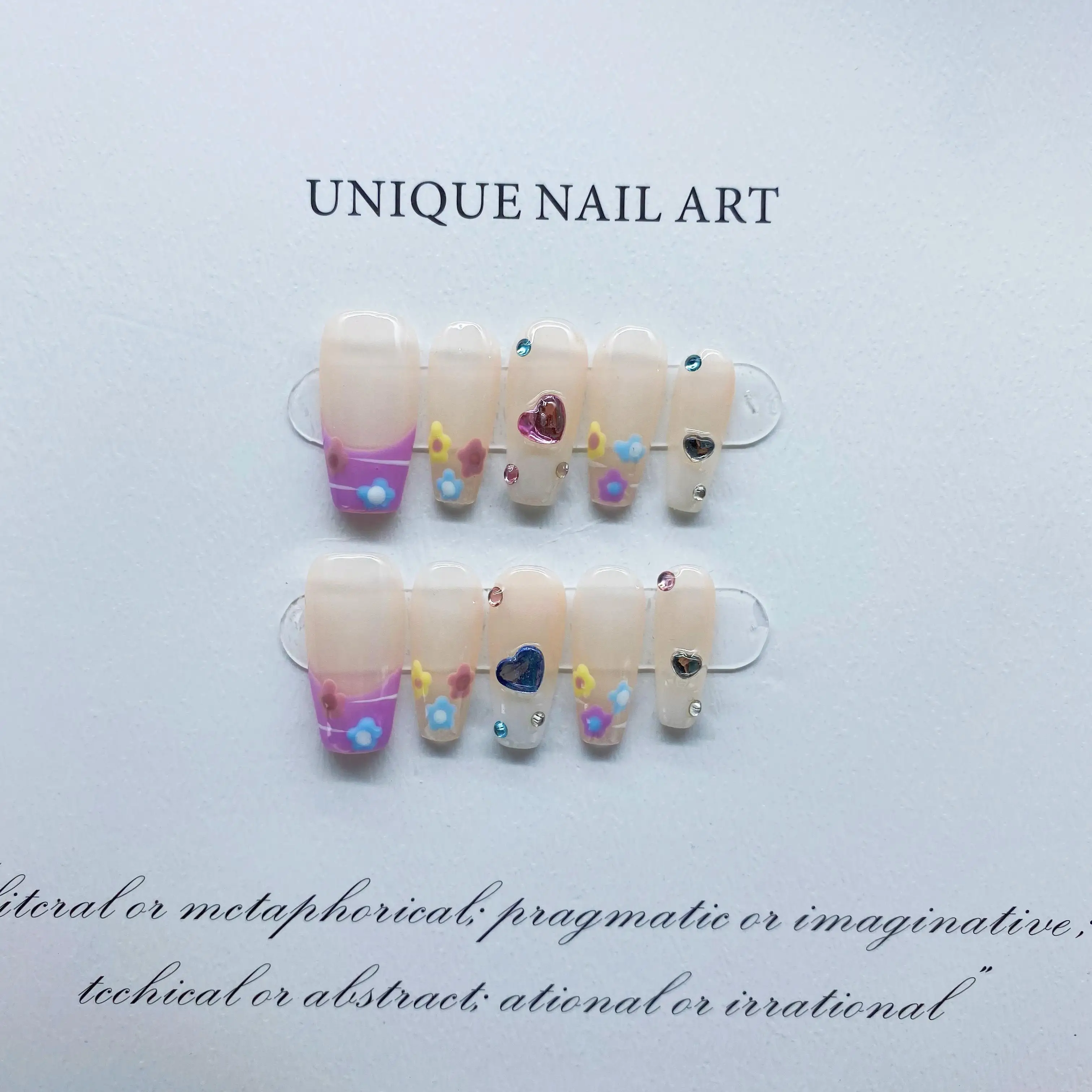 Middellange Franse handgeschilderde kleurrijke bloemen Afneembaar Herbruikbaar Hoge kwaliteit Elegant Wit Handgemaakte pers op nagels.No.C138