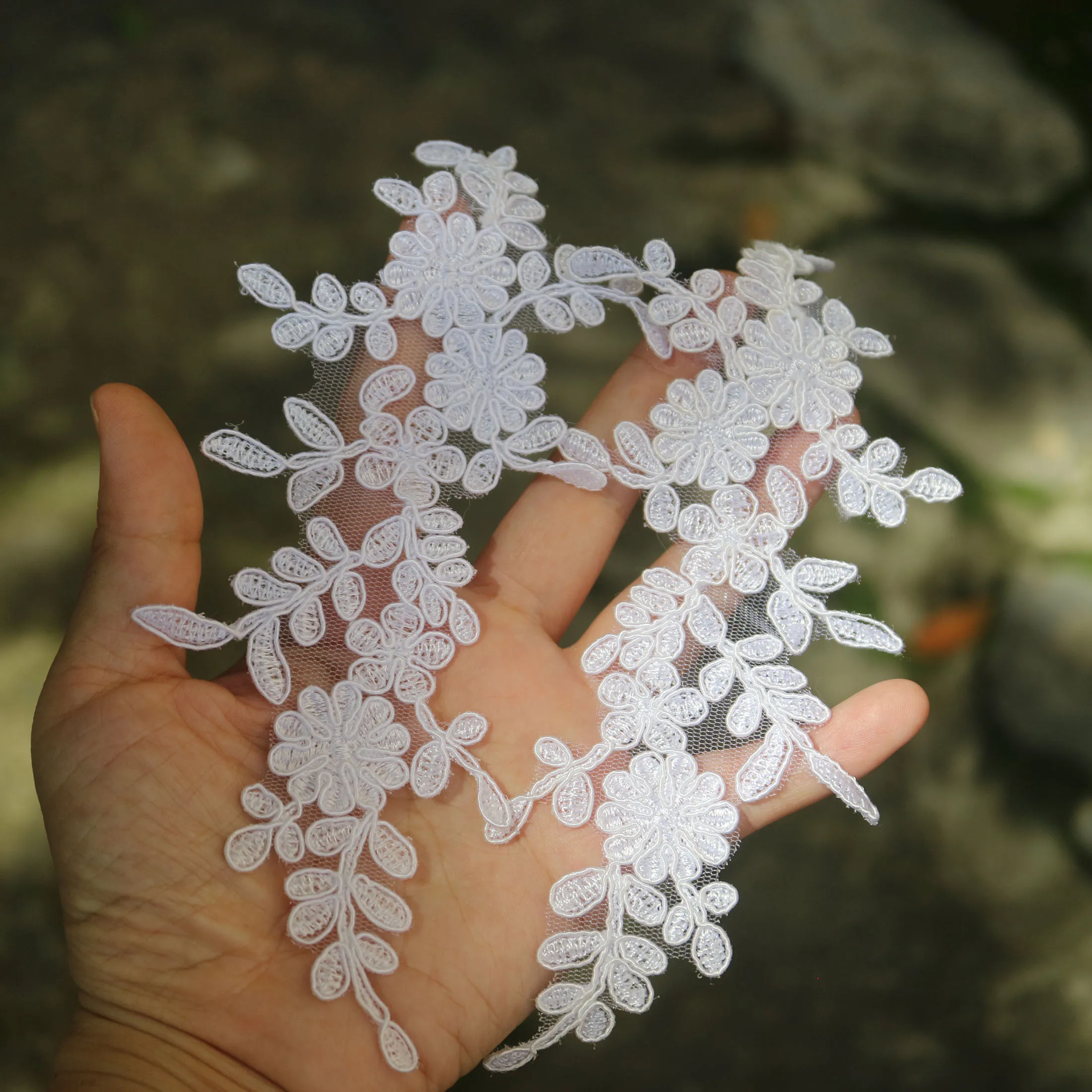 2Pc/Pair White Flow…