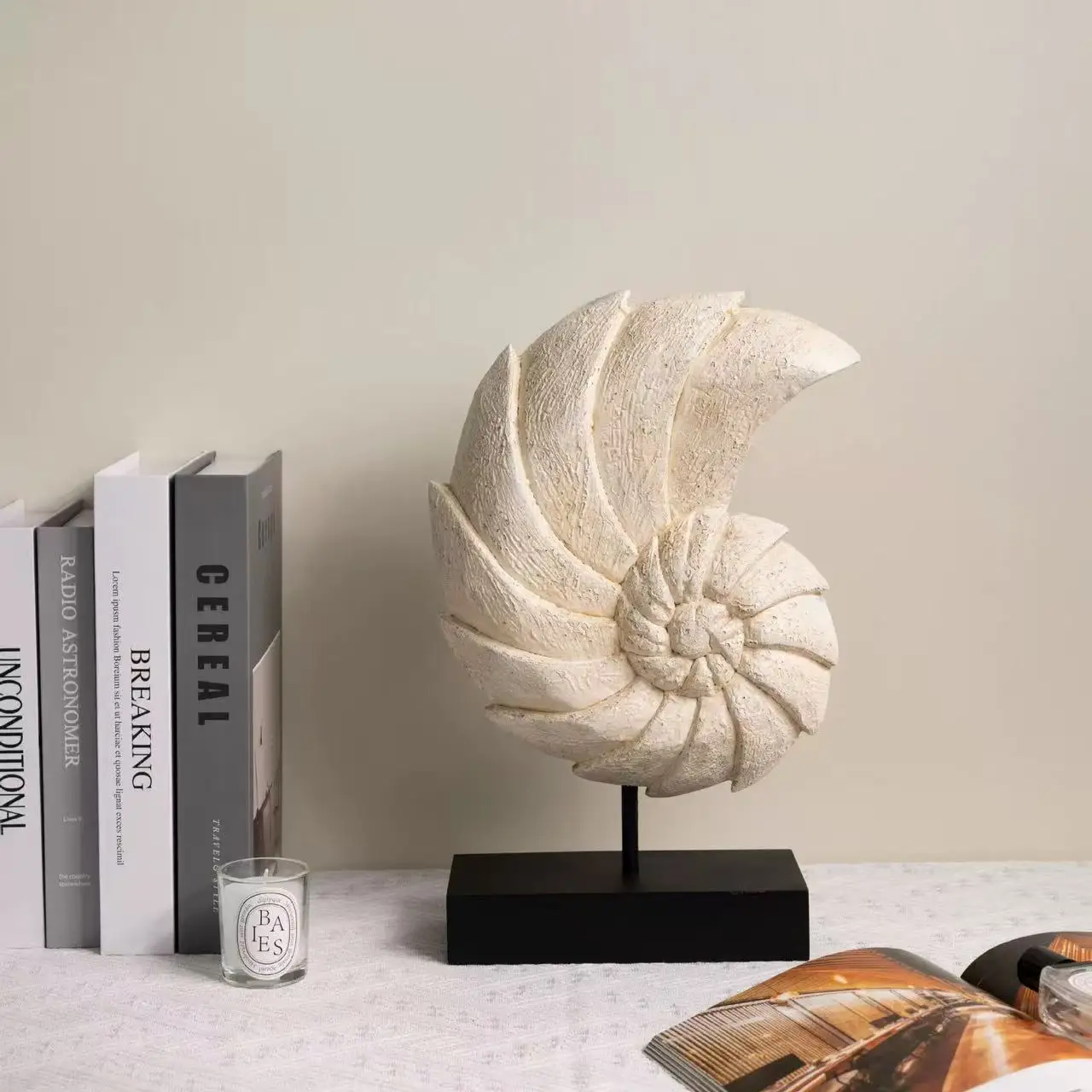 Home Decoration Items Handicrafts Luxury Living Room Modern Ornaments Simulated Conch Sculptures Desktop Decoration Accessories