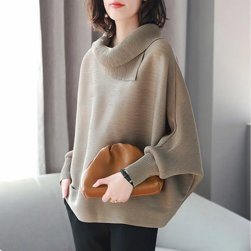 

High Neck Base Shirt with Bat Sleeves New Style Temperament OL Loose Fitting Belly Covering Small Shirt with a Cinched Waist