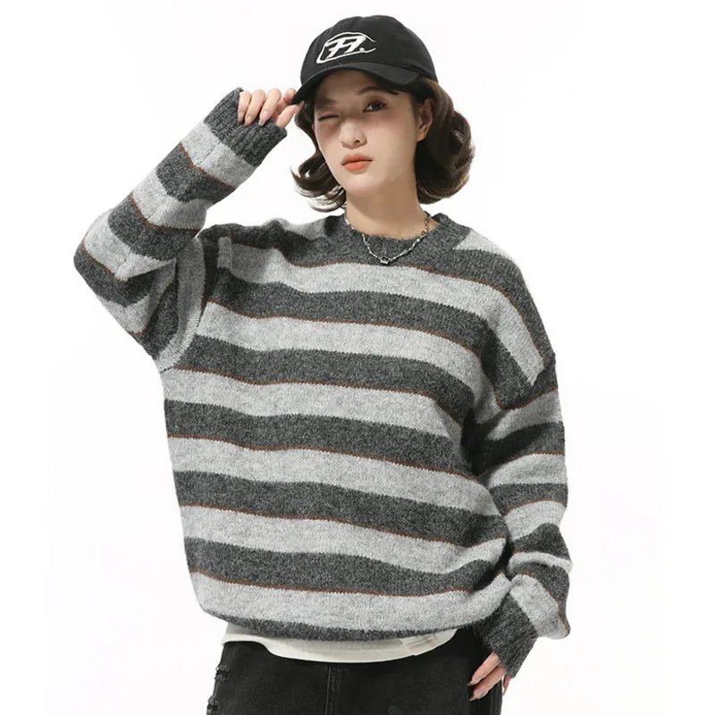 Korean Style Niche Design Men's Round Collar Knitted Sweaters Contract Color Striped Loose Male Pullovers 2024 Winter