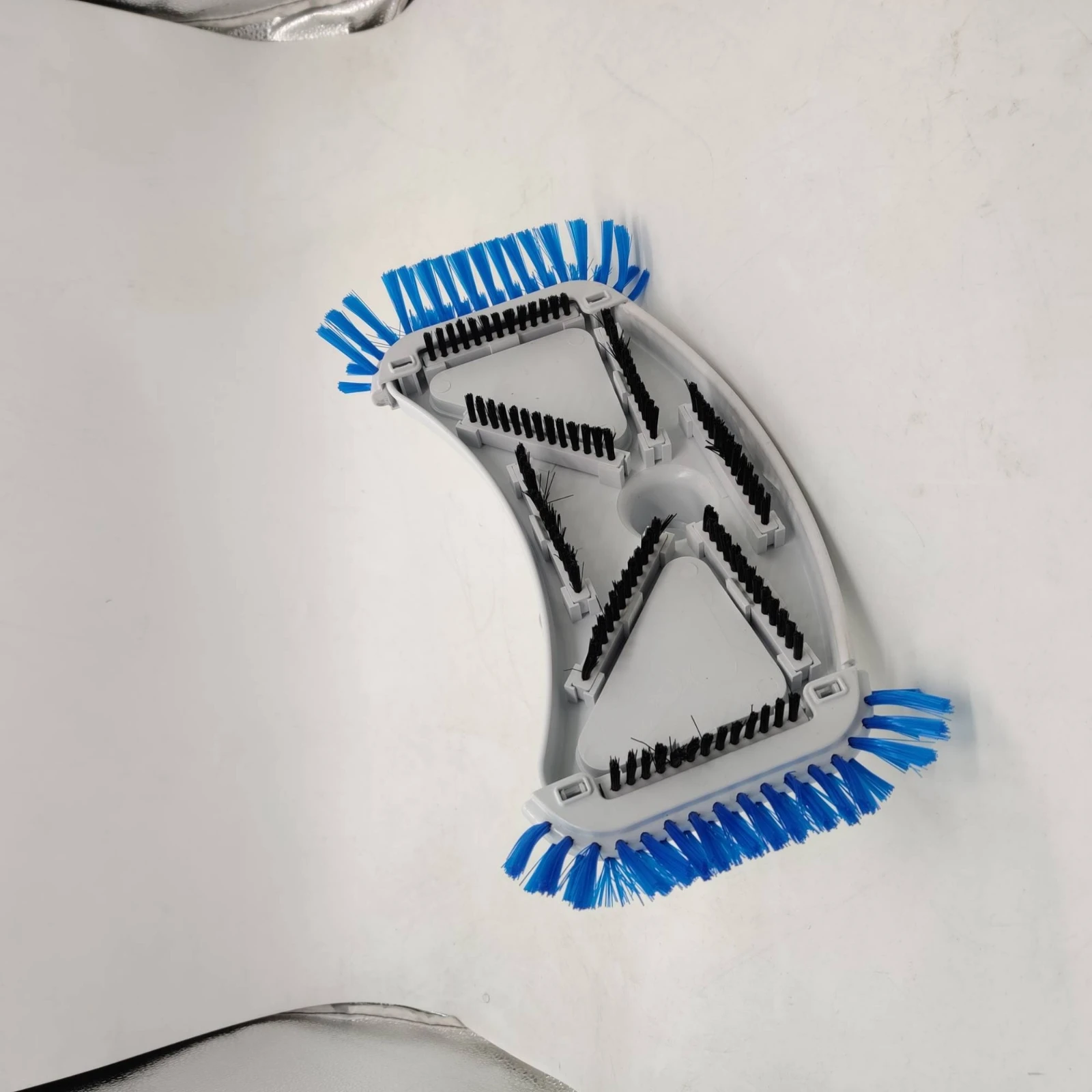 brush-lined-pool-vacuum-head-thickened-plastic-pool-vacuum-head-with-side-brushes-suction-use