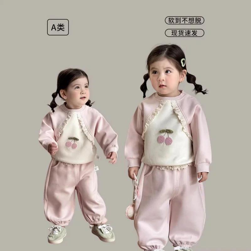 

Girls' Spring Outfit2026New stylish two-piece sweatshirt set for children, spring outfit for baby girls with cherry print jacket