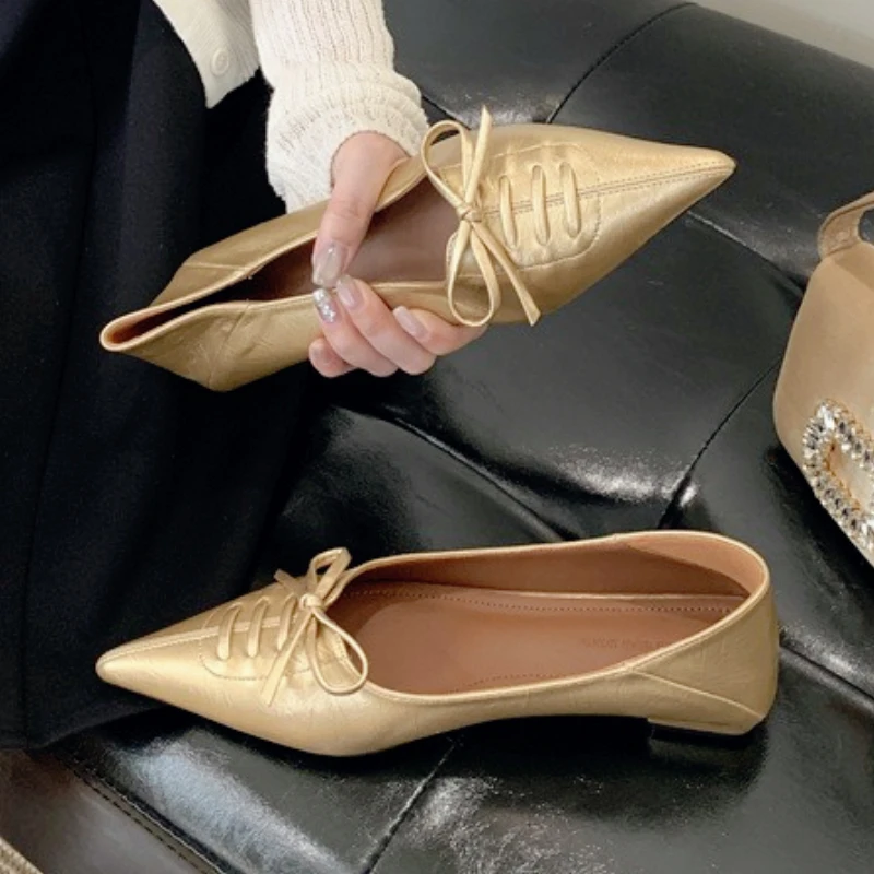 

Сексуальные золотые туфли-лодочки с острым носком, женская модная дизайнерская обувь с бантом для женщин, удобная офисная обувь из мягкой кожи, женские лоферы