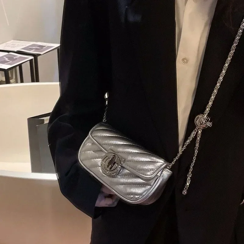 

Silver underarm premium niche bag 2025 new trendy small fragrant style diamond chain bag versatile shoulder messenger bag