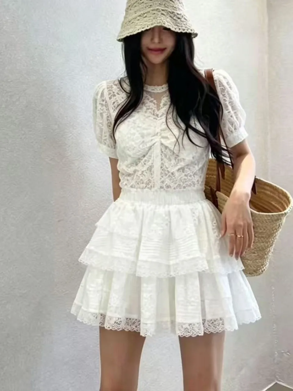 

High Waist A-Line Lace Half Skirt Women's Heavy Design Sense White Cake Skirt Slimming Versatile Sweet Short Skirt