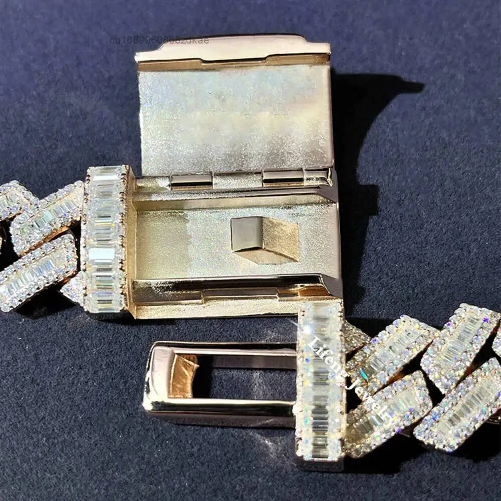 Luxury Customization Baguette Moissanite Diamond Cuban Necklace Full Iced Out Hiphop Cuban Link Chain Pass the Diamond Test Neck