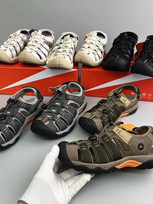

Outdoor Hollow out Sandals Unisex Summer Anti-Slip Shock Absorption Beach Clog Shoes Breathable Lightweight Walking Shoes