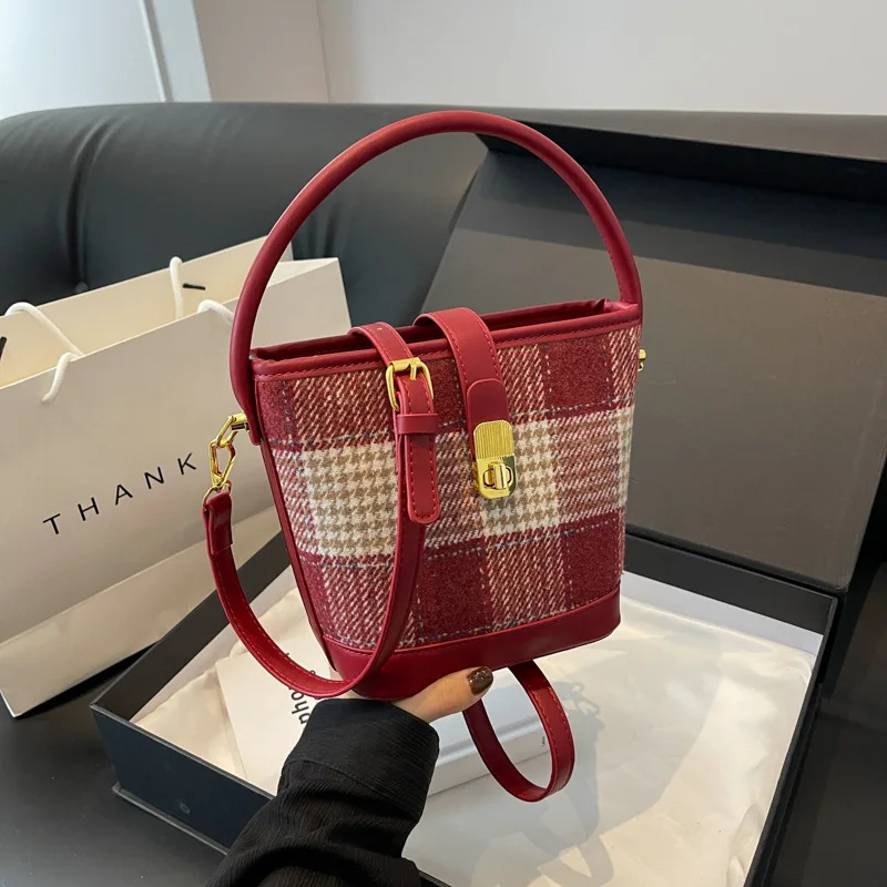 

2025 модная мини-сумка для женщин, осенне-зимняя сумка через плечо, универсальная маленькая ручная сумка-ведро, модная практичная