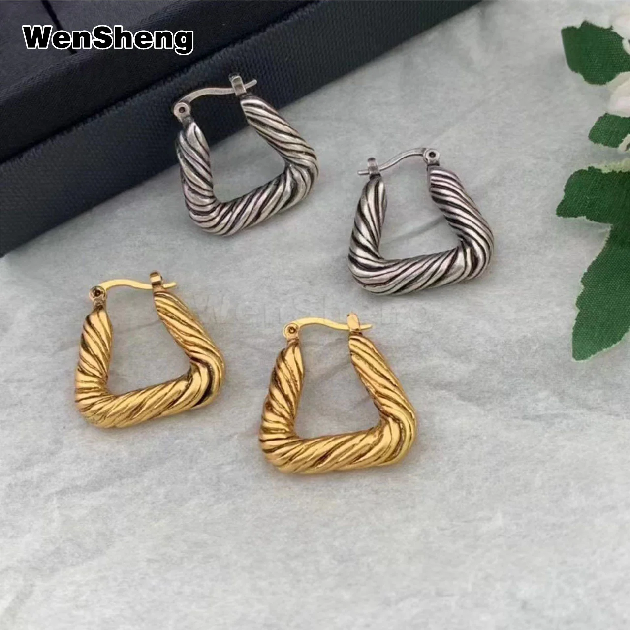 

2022 Fashion Accessories Metallic Twist Triangle Earrings For Women's Banquet Jwelry Gifts