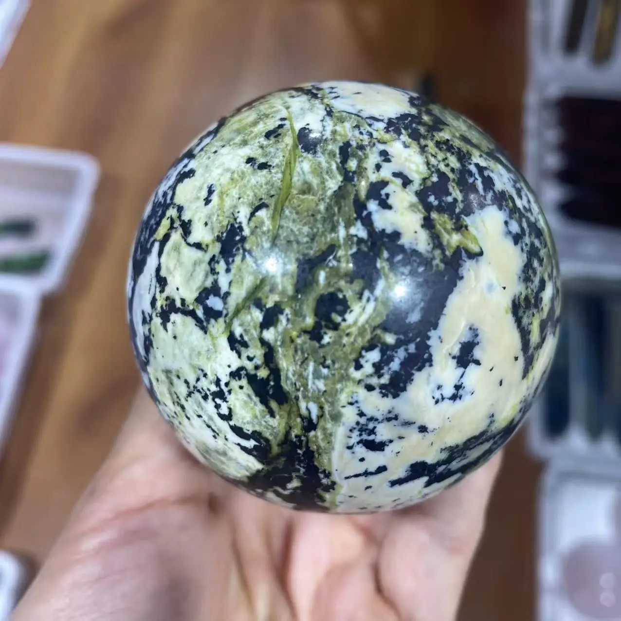 Natural turquoise crystal quartz sphere, for spiritual healing, purification, divination, demagnetization and meditation. A gift