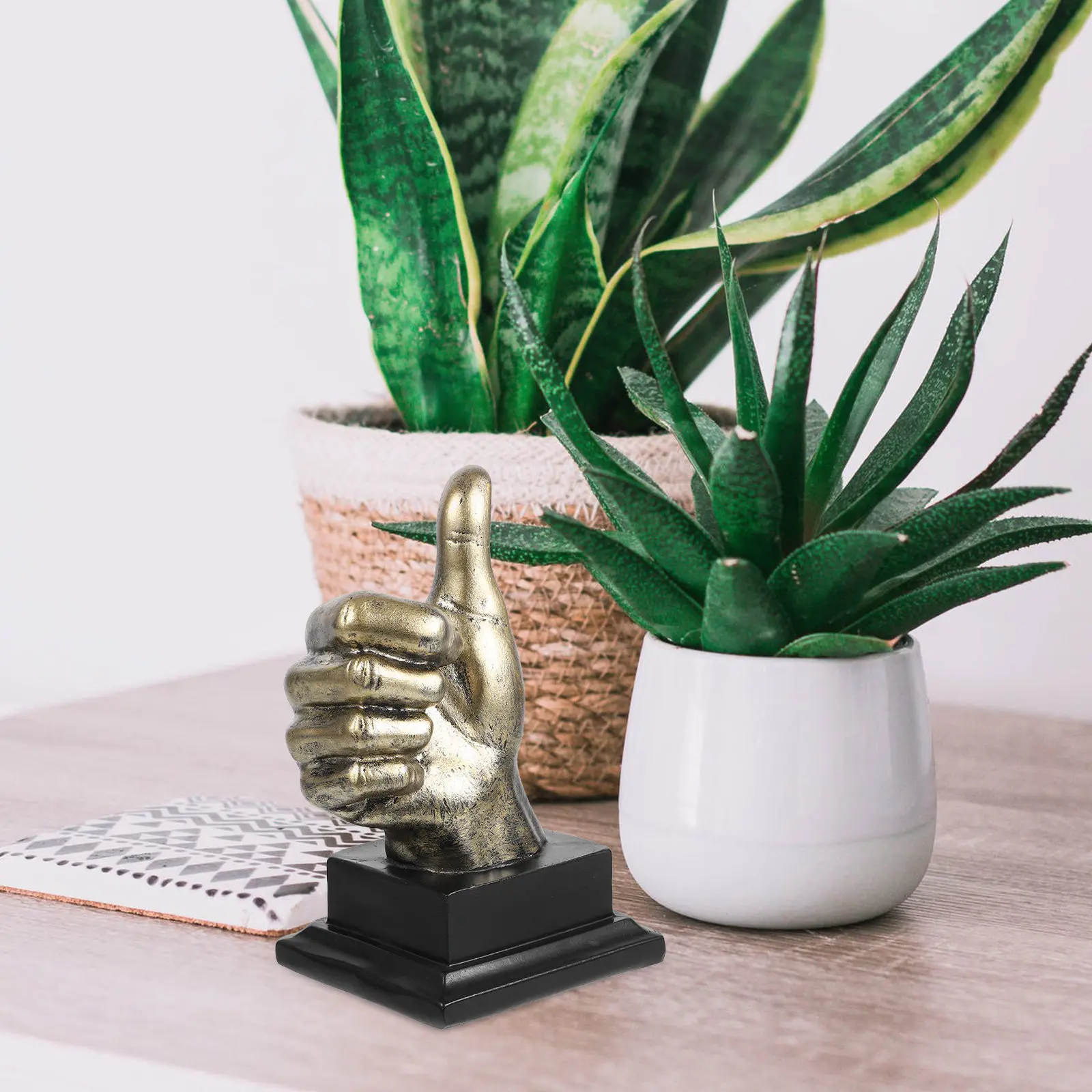 Retro Finger Resin Gesture Ornament Unique Desktop Home Office Decoration Decorative Resin Craft Retro Gesture Finger Model