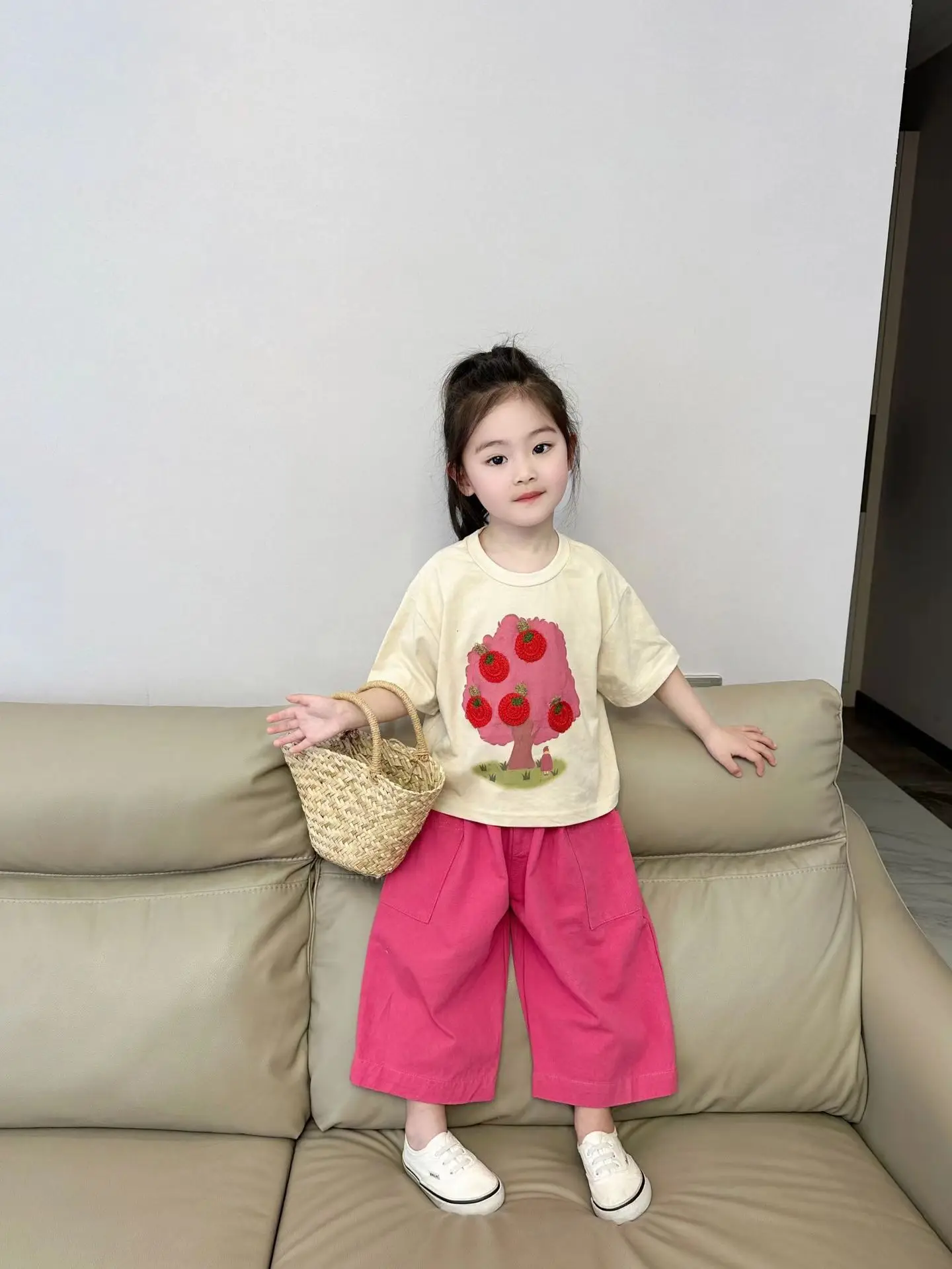 Girls' Summer New Lace Top Paired with Children's and Girls' Loose 9/4 Wide Leg Pants Set