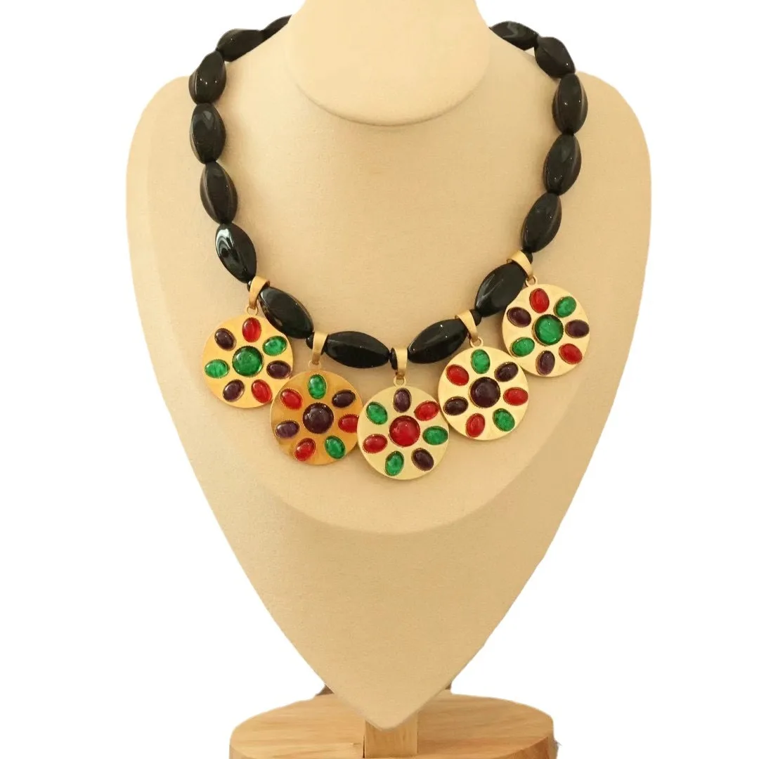 French Vintage Black Oval Bead Choker Gold Plated Multicolor Glass Round Pendant Women Banquet Neck Jewelry