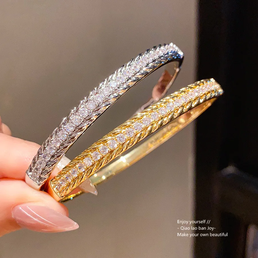

Vintage-Inspired 18K Gold Plated Cuff Bracelet with Intricate Zircon Clasp Minimalist Elegant Bangle for Women Luxury Jewelry