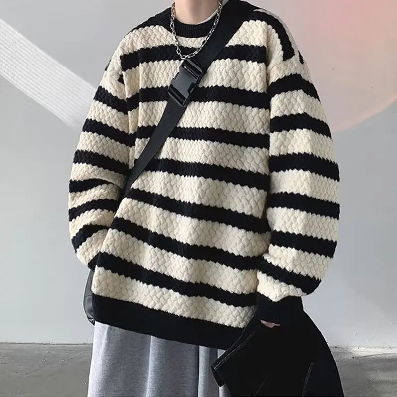 Sweaters Men Casual Warm Streetwear Fashion Pullovers Autumn Winter O-neck Striped Pleated Japanese Style Teenagers Retro Daily